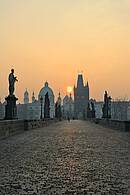 Reiseführer Prag entführen Sie in eine mystische Metropole.