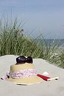 Diese Bücher für den Sommerurlaub nehmen Sie getrost mit den an den Strand