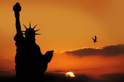 Freiheitsstatue im Sonnenuntergang